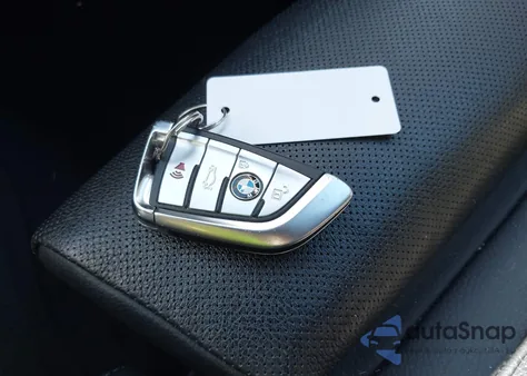 2015 BMW X5 xDrive35I z USA, uszkodzony, nr VIN 5UXKR0C51F0P09291